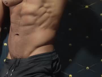 Moreno1muscular Chaturbate stream image from November 05, 2025