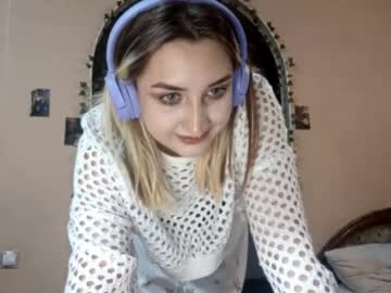 Lawanalezama Chaturbate stream image from November 05, 2025