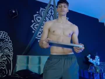 Alessiovitale Chaturbate stream image from November 05, 2025