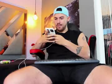 Brunowalkerr Chaturbate stream image from November 05, 2025