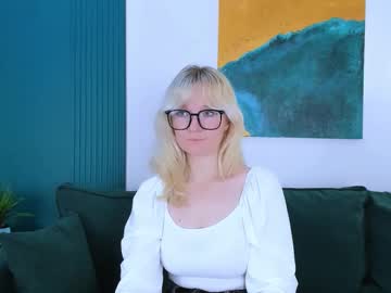 Softsunrise Chaturbate stream image from November 05, 2025