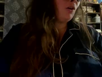Misschampagnecheeks Chaturbate stream image from November 05, 2025