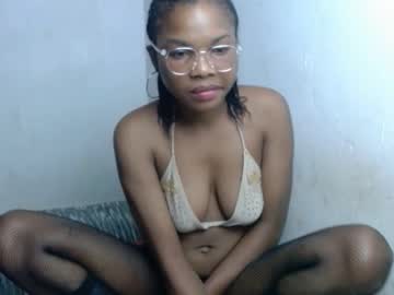 Hornyxbum Chaturbate stream image from November 05, 2025