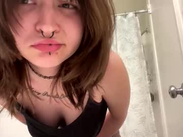 Meowmeowkitti69 Chaturbate stream image from November 05, 2025