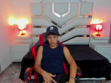 Maxevanns Chaturbate stream image from November 05, 2025