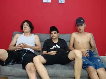 Chillbicrew Chaturbate stream image from November 05, 2025