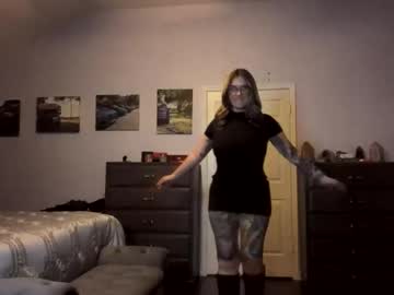 Tattedlasirena Chaturbate stream image from November 06, 2025