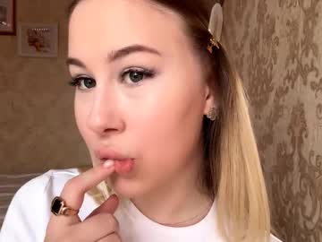 Yolondaillovsky Chaturbate stream image from November 06, 2025