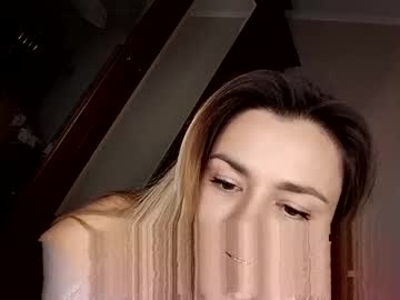Krisssexi Chaturbate stream image from November 06, 2025