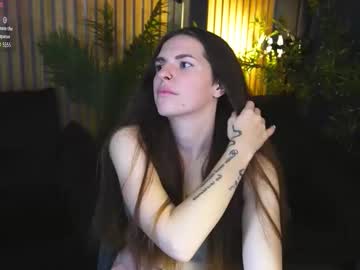 Danielareign Chaturbate stream image from November 06, 2025