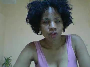 Lezleywood Chaturbate stream image from November 06, 2025