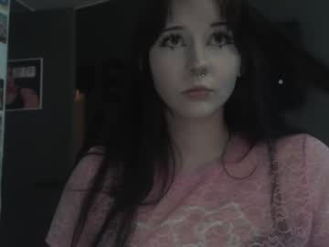 Woowmi Chaturbate stream image from November 06, 2025