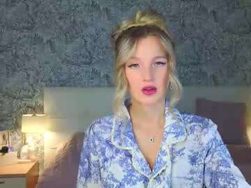 Emilydancee Chaturbate stream image from November 07, 2025