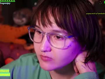 Frogessjay Chaturbate stream image from November 07, 2025