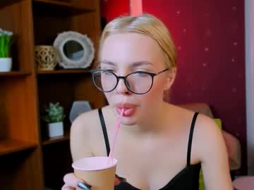 Moon_Shine25 Chaturbate stream image from November 07, 2025