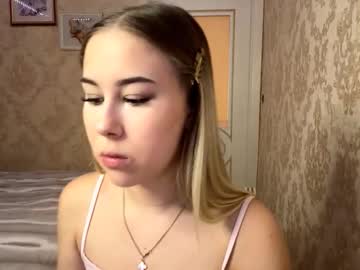 Yolondaillovsky Chaturbate stream image from November 07, 2025