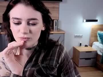 Eshleeeygreen Chaturbate stream image from November 07, 2025