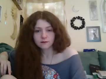 Queencrimsonlvx Chaturbate stream image from November 07, 2025