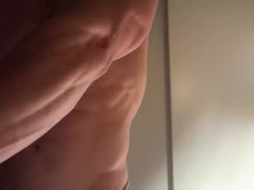 Um_Russo Chaturbate stream image from November 08, 2025