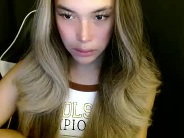 Imyour_Queen10 Chaturbate stream image from November 08, 2025
