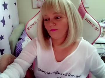 Christirose Chaturbate stream image from November 08, 2025