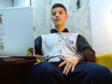 Jhongrey2 Chaturbate stream image from November 08, 2025