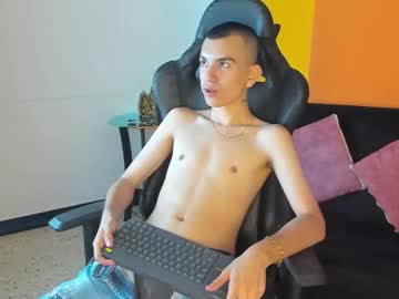 Rowancley Chaturbate stream image from November 08, 2025