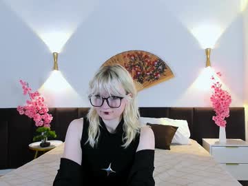 Softsunrise Chaturbate stream image from November 08, 2025
