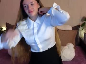 Roraline_Lov Chaturbate stream image from November 08, 2025