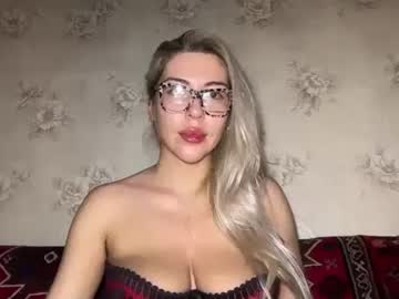 Luxsonyastar Chaturbate stream image from November 08, 2025