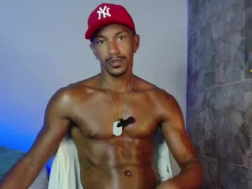 Itsmikenoir Chaturbate stream image from November 08, 2025
