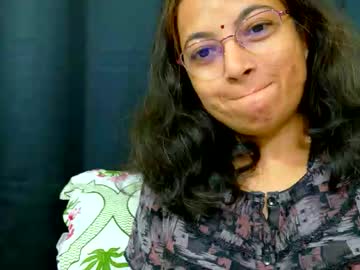 Sexyniharika Chaturbate stream image from November 10, 2025