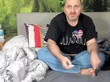 Chubbydaddybear82 Chaturbate stream image from November 10, 2025
