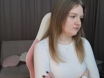 Evettavega Chaturbate stream image from November 10, 2025