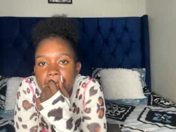 Mimikampala Chaturbate stream image from November 10, 2025