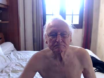 Tonpatou Chaturbate stream image from November 10, 2025