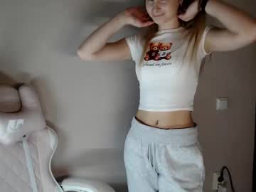 Shypixels Chaturbate stream image from November 10, 2025