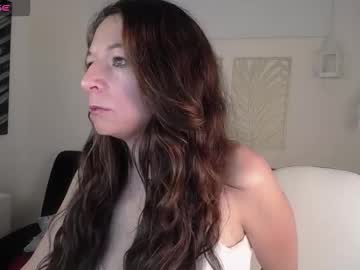 Emmy_Hazel Chaturbate stream image from November 10, 2025