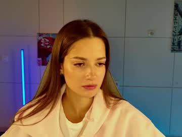 Kiravair Chaturbate stream image from November 10, 2025
