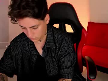 Peytonbox Chaturbate stream image from November 10, 2025
