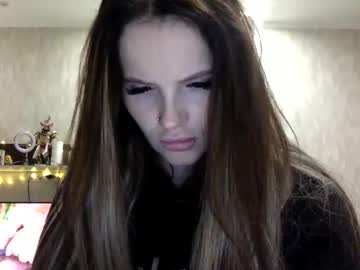 Silkylily13 Chaturbate stream image from November 10, 2025
