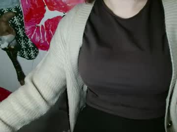 Annbelll Chaturbate stream image from November 10, 2025