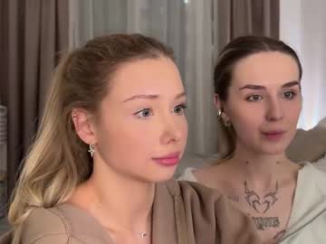 Elliemore Chaturbate stream image from November 10, 2025