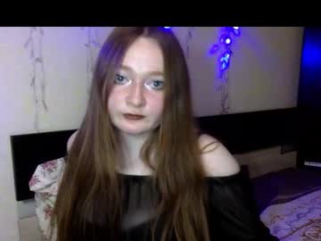 Vikippink Chaturbate stream image from November 10, 2025