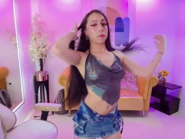 Charlotte_18t Chaturbate stream image from November 10, 2025