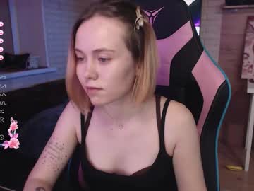 Lucy_Mirror Chaturbate stream image from November 10, 2025