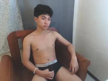 Cristal1xox Chaturbate stream image from November 10, 2025