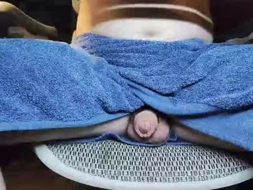 Under_The_Desk40 Chaturbate stream image from November 10, 2025