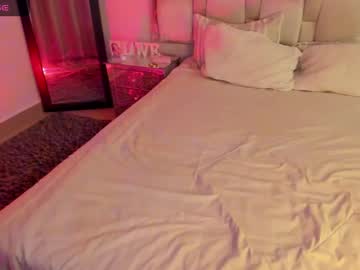 Carolinafox_ Chaturbate stream image from November 11, 2025