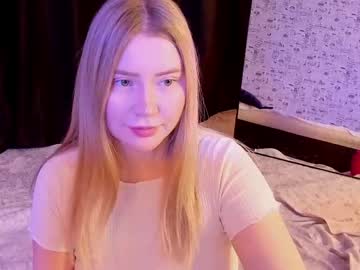 Lillie_Berry Chaturbate stream image from November 11, 2025
